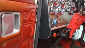 Peterbilt 359. Cool start BIG CAM!)