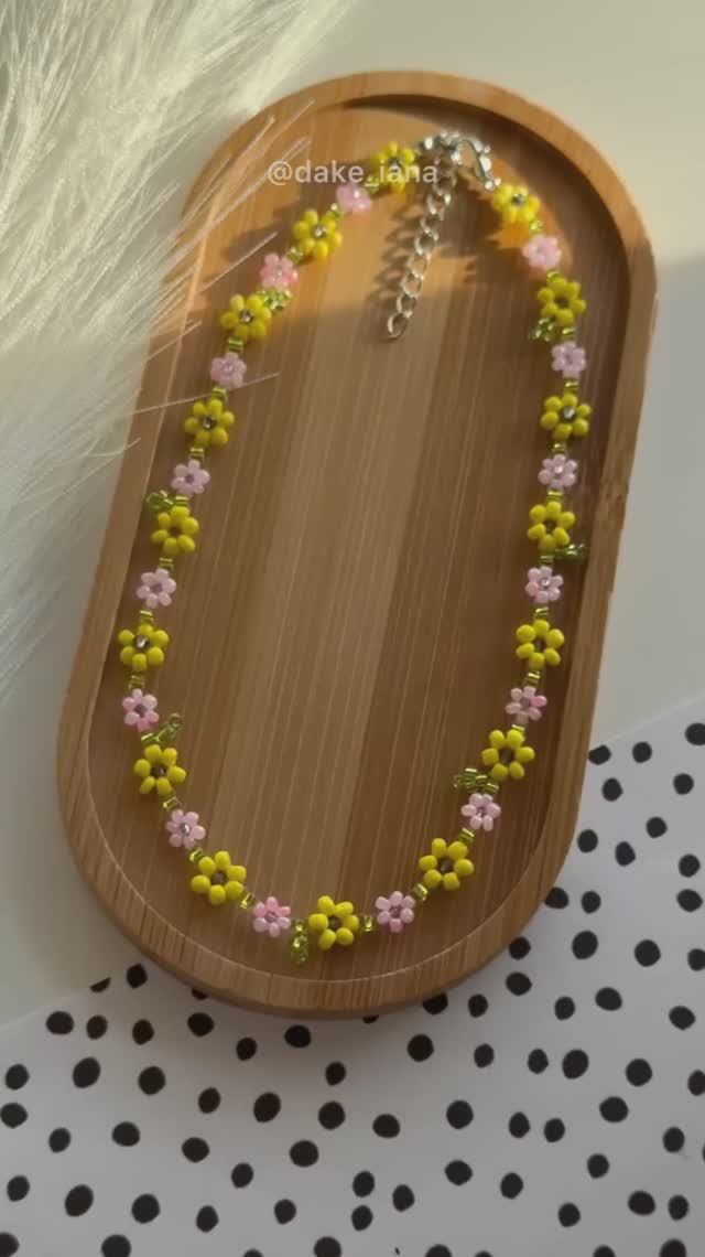 Чокер из бисера с розовыми цветочками и подсолнухами 🌸🌼 смотреть онлайн