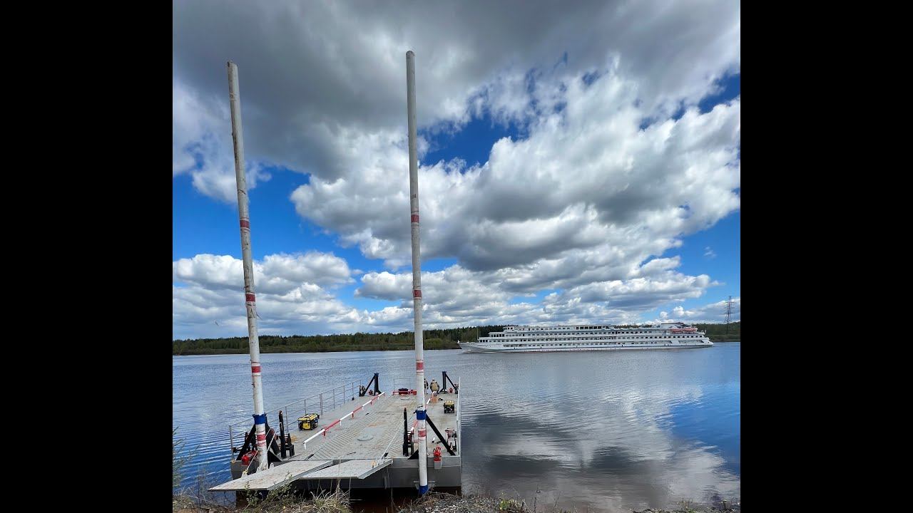 Самоходный паром СП-30 с закольными сваями