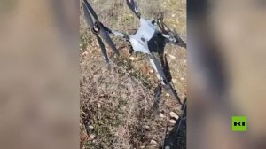 لبنانيون يعثرون على مسيرة إسرائيلية في بلدة رب الثلاثين