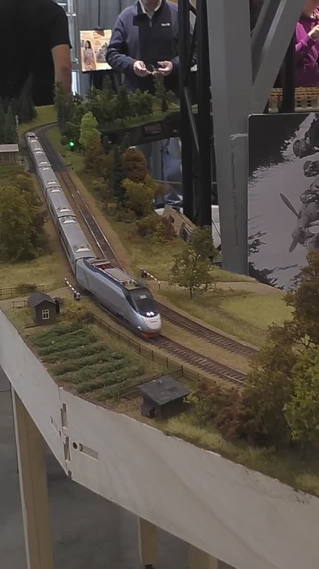 Москва, ВДНХ, Музей Гаража особого назначения, 30.10.2025. Выставка «Железнодорожная модель — 2025». смотреть онлайн