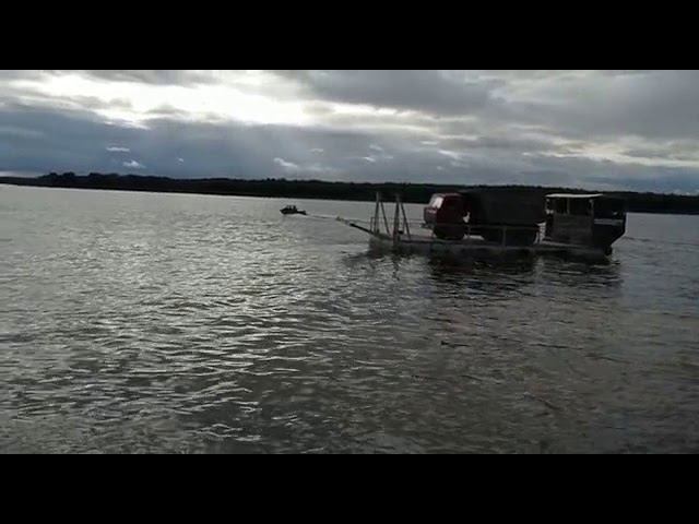 Самоходный паром с Камазом