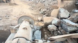 Дробление черного камня на новом заводе | Работа тяжелой дробилки |