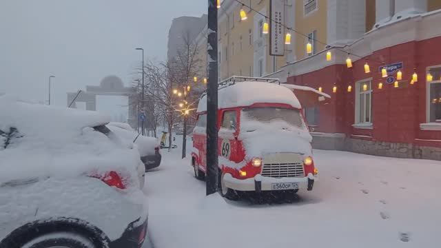 Метель в городе. Улица Каратанова.Красноярск смотреть онлайн