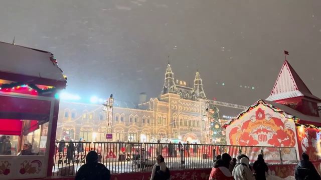 Рождество приближается ночные улицы России в праздничном режиме 🎄🌙 смотреть онлайн