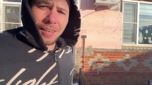 РЕМОНТ НА ВТОРОМ ЭТАЖЕ ПРИСТУПИЛ К ШПАКЛЕВКЕ СТЕН ТАКОГО ЕЩЕ НЕ БЫЛО ВОТ ЭТО НАМ ПОВЕЗЛО