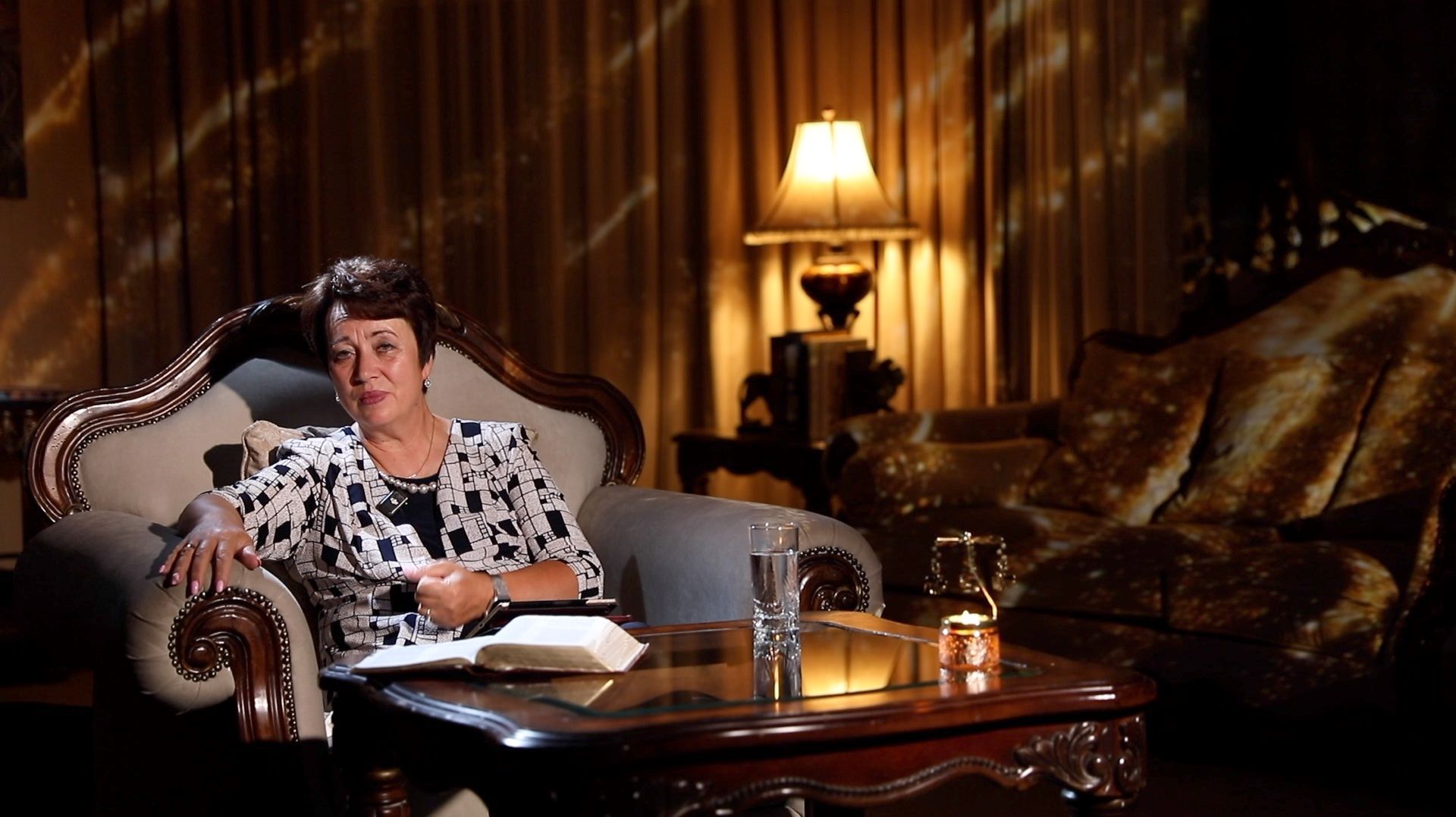 353. Библейский салон. Смысловой перевод Книга Иова 29:21-22 смотреть онлайн