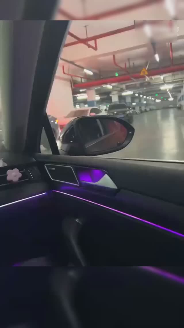 Тёмная сторона платной парковки: Водители наносят ответный удар. Или как уехать - не оплатив🤣 смотреть онлайн