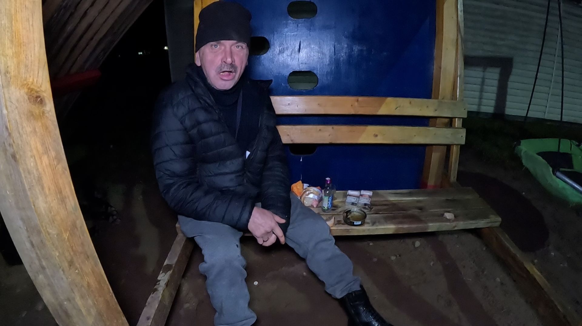 Полтергейст у бабушки,Уринотерапия Игорька,Спас водочку ценой здоровья,Сиплый шахтёр,Танцы стесняши' смотреть онлайн