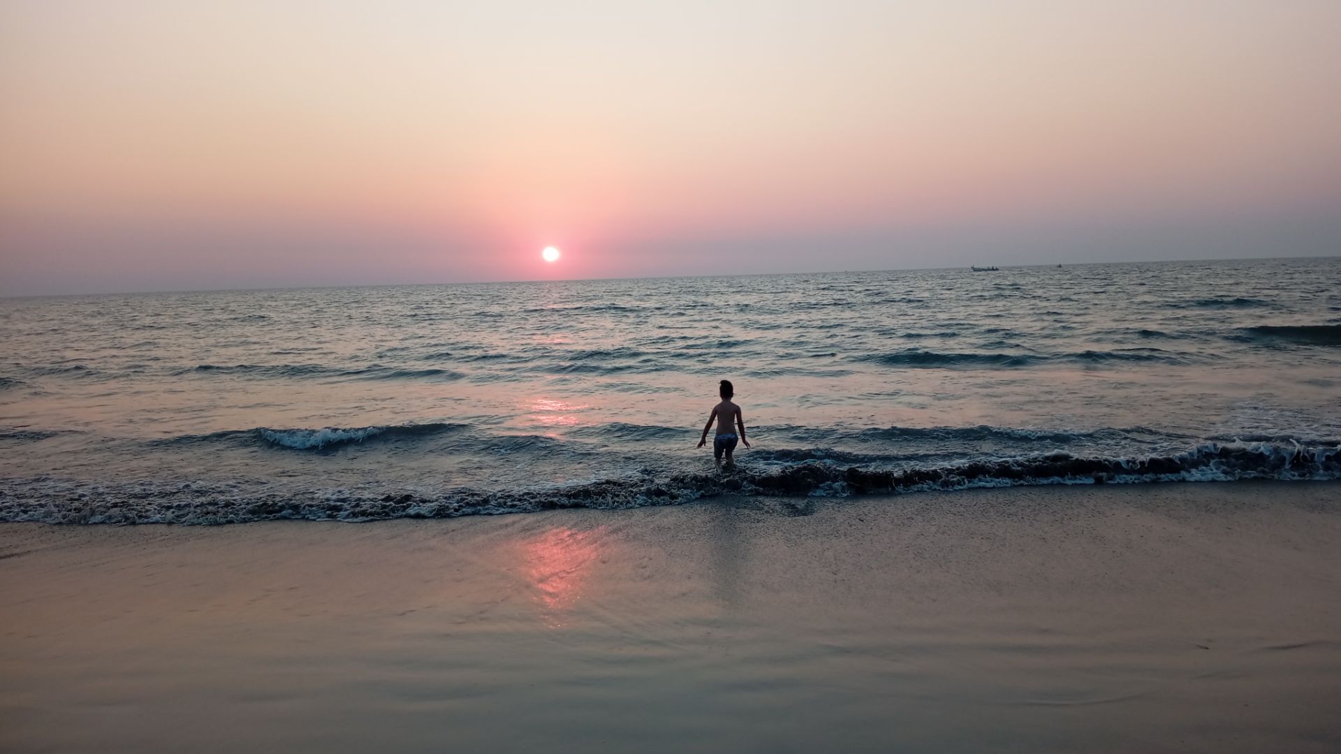 Индия, Северный Гоа вечерний пляж,Сансет! смотреть онлайн