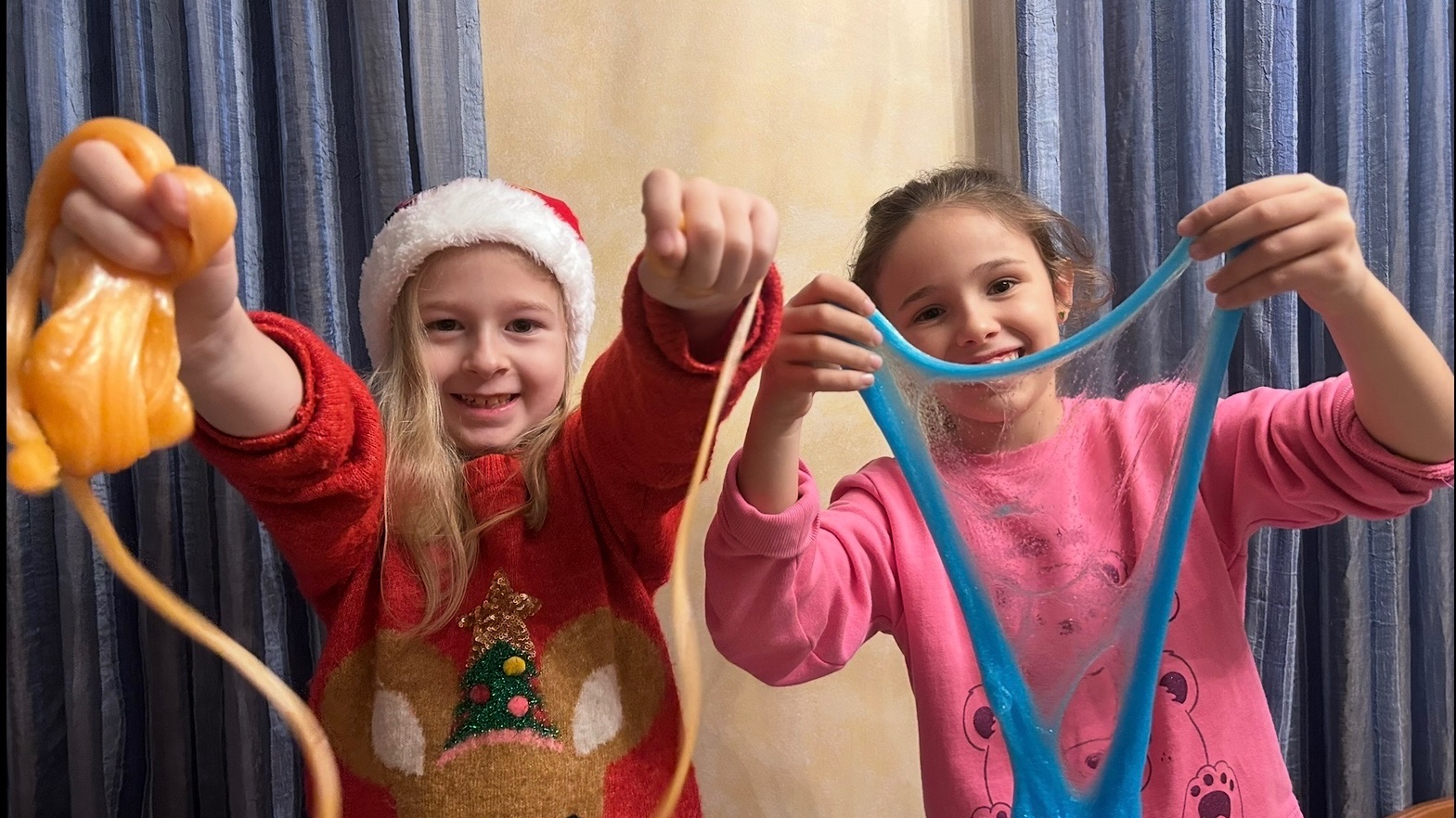 Аня пригласила домой подружку, чтобы провести очередной челлендж! Нужна помощь подписчиков! смотреть онлайн