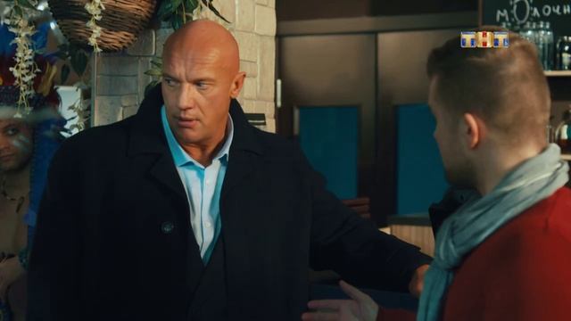 СашаТаня Сильвестру отказали в контракте. На встрече он узнал, что партнер голубой и шантажирует его смотреть онлайн