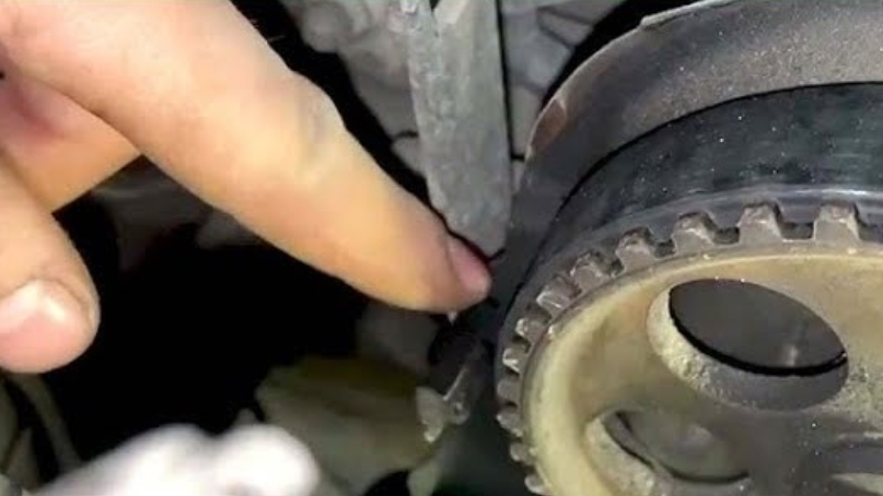 Перекинул ремень ГРМ на 1 зуб. МАШИНА ПОЛЕТЕЛА смотреть онлайн