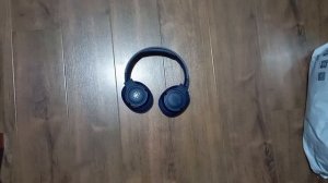 рекламирую наушники JBL