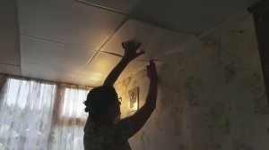 6 соток 30 июня 2021 год.  Крашу. Потолок отделала плитками.