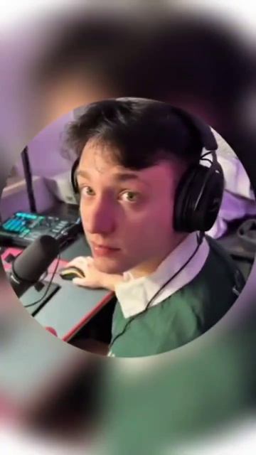 Домера снова сидит в одних трусах смотреть онлайн