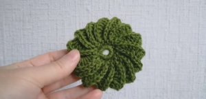 Цветок крючком