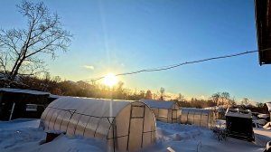 У него дом рубленный... Подарки к Сочельнику...