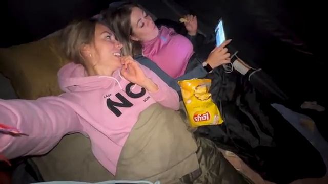 С ПОДРУГОЙ НА РЫБАЛКЕ С НОЧЕВКОЙ! Часть 2. ПОЙМАЛИ ТРОФЕЙ, ПРИГОТОВИЛИ УЖИН. смотреть онлайн