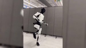 Гуманоидные роботы в повседневной жизни😍😀