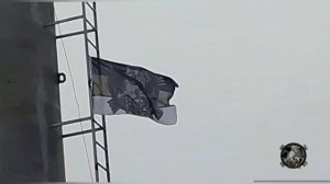 Бойцы ВС РФ водружают флаг подразделения в н.п. Майское  🇷🇺💪