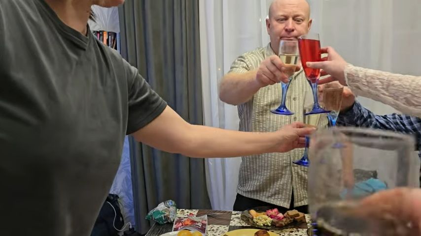 Новогодняя ночь. Прокатились в парк смотреть онлайн