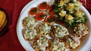 Ещё и блинов напекла. Все!!  Добби свободен)