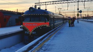 Прибытие Ретропоезда ЭР2К 901"Юность" и ЭТ2М 138 под посадку. Балтийский вокзал