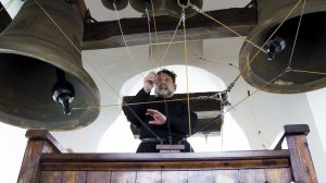 Звонари готовятся к рождественской службе. На сколько сложно освоить эту профессию?