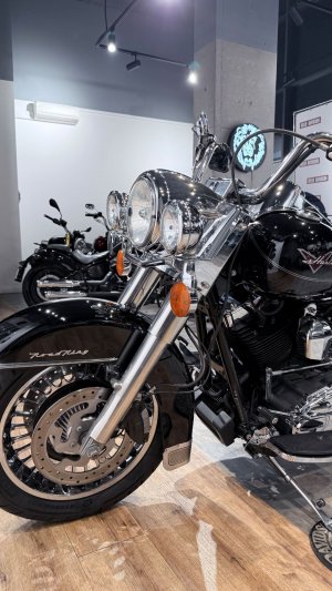 HD Road King 103 ABS Vivid Black