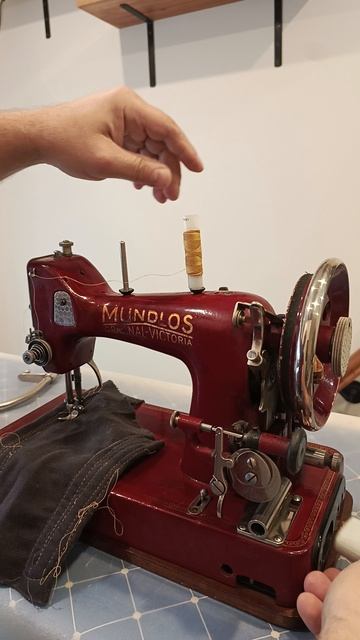 Швейная машина Mundlos Original-Victoria 79hm Германия 30-е годы