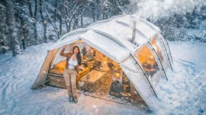 Новогодний кемпинг в горах, в уютной надувной палатке.
