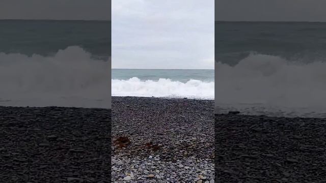 Пляж Сукко 5 января после шторма. Разруха и крах на границе пляжа и ВДЦ Смена смотреть онлайн