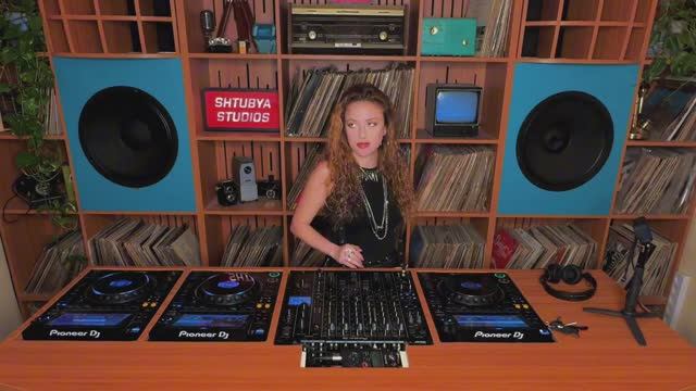 Erika Krall - Afro House set 2026 (Hugel, Eran Hersh, Max Styler, Erika Krall) смотреть онлайн