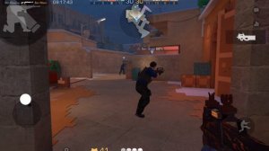 мой друг играет в standchillow чёто не праха потому что он бронза 2.