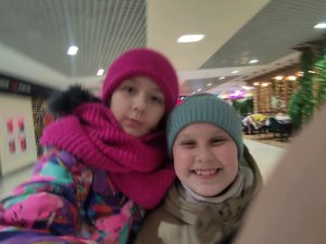 разговариваем с подписчиками и отвечаю на вопросы с моей сестрой