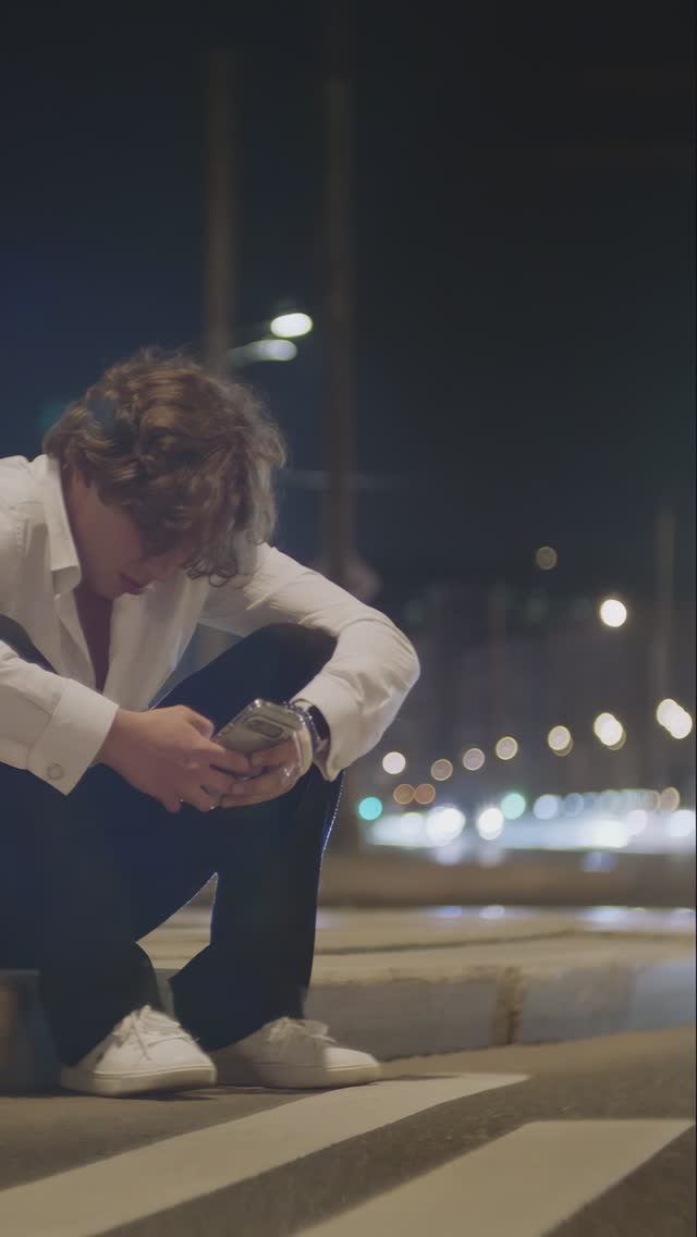 С тобою танцую, медляк в этом клубе... смотреть онлайн