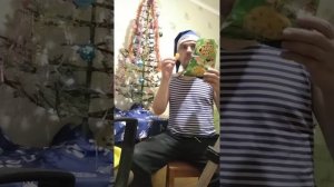 Обжор дегустирую кукурузные снежки Cheetos со вкусом пиццы новинка