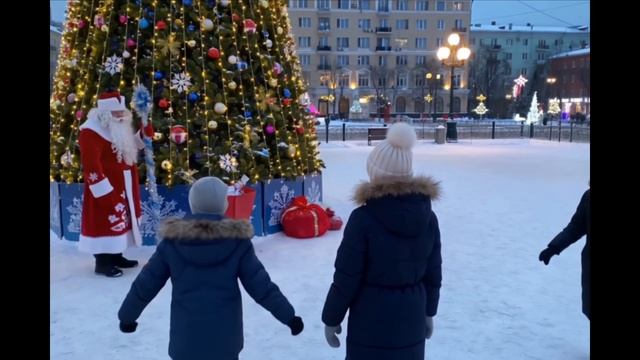 Новый Год набирает обороты. Красота Новогодних праздников Фильм АI смотреть онлайн