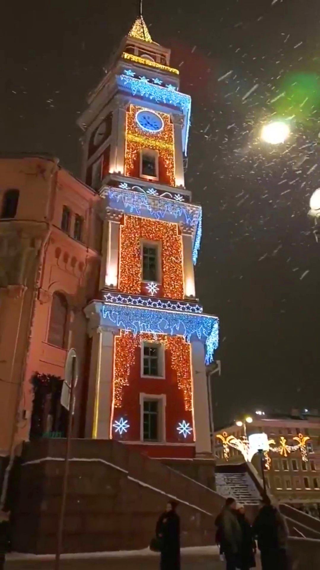 В Новогоднюю Ночь в Санкт-Петербурге смотреть онлайн