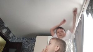 Я танцую Под песню "это будет шок!"