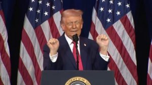 Трамп кривляется, выступая сегодня утром перед республиканцами в Палате представителей