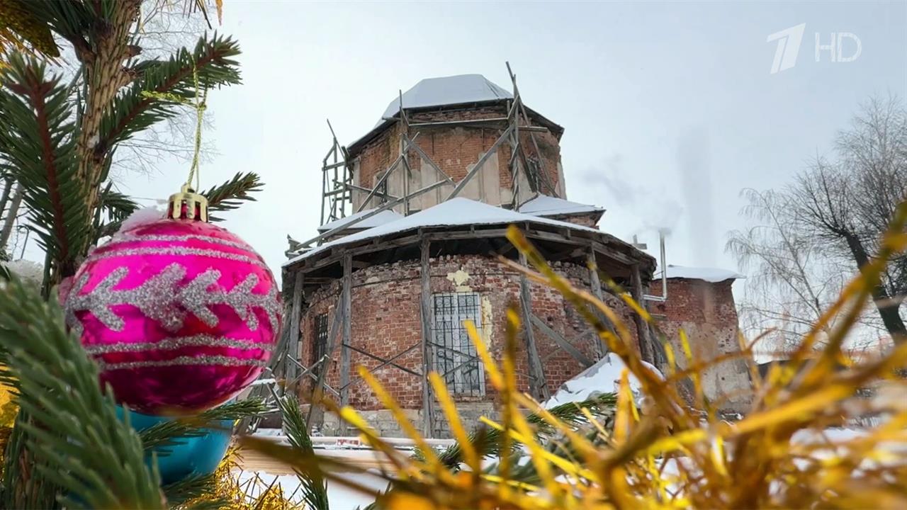 В Подмосковье восстанавливают старинный храм XVIII века. смотреть онлайн
