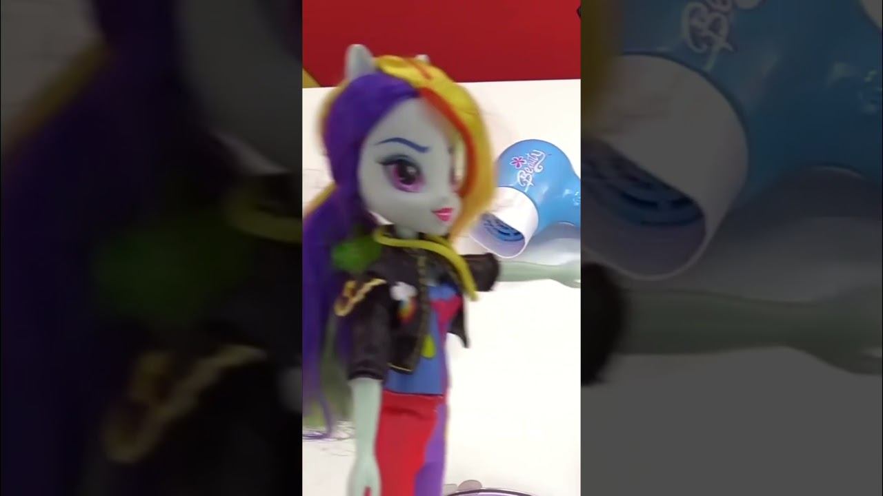 Розовый против фиолетового! Кто победит? #эквестриягерлз #шортс #длядетей смотреть онлайн