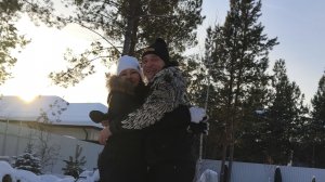 на коньках на пруду