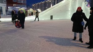 КРАСОТА В НОВОМ УРЕНГОЕ 🎄ГОРКИ, ДЕТИ ДОВОЛЬНЫ.