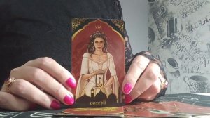 Что он хочет от вас? Расклад Таро