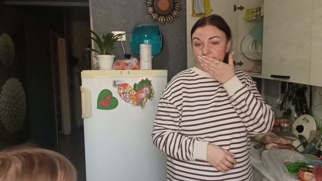 РАСПАКОВКА ПРОДУКТОВ И МЕЛОЧЕЙ/ БОЛТАЛКА смотреть онлайн