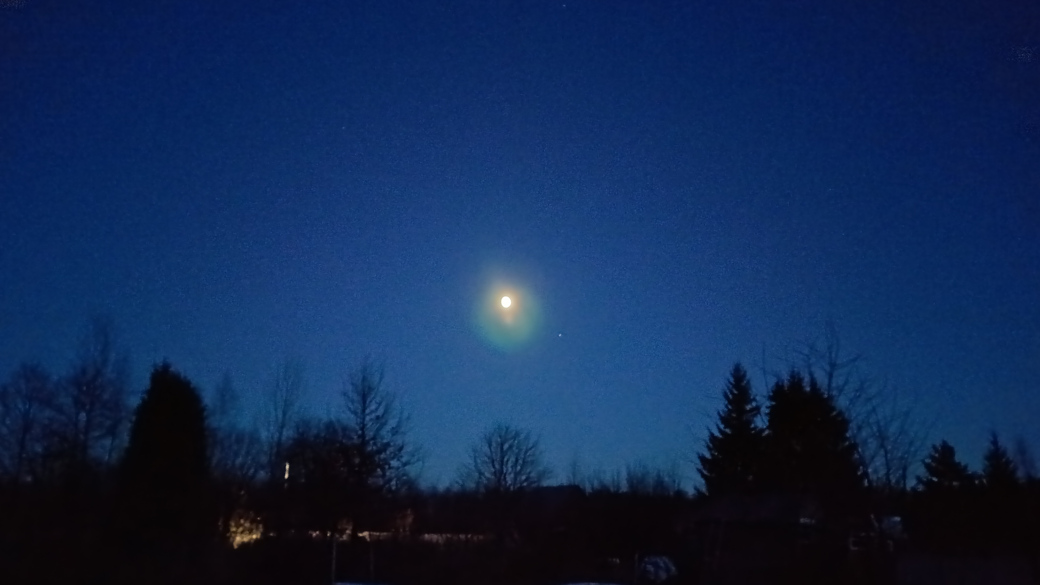 вечерний скан радиоприемник radiwow r-108 хорошее прохождение в дали от города без помех смотреть онлайн