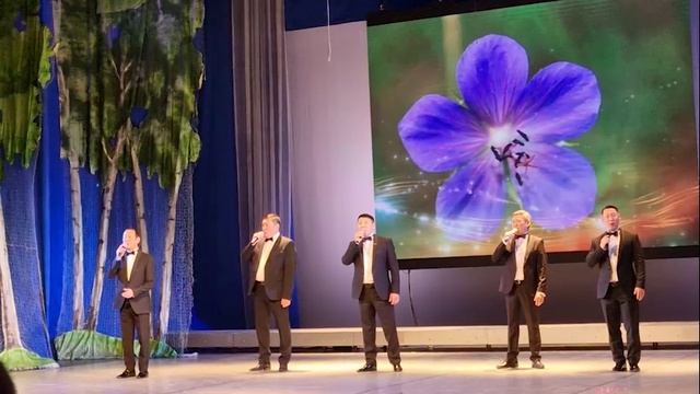 Ансамбль "Туймаада" исполняет попурри популярных якутских песен  23.12.2025 г. смотреть онлайн